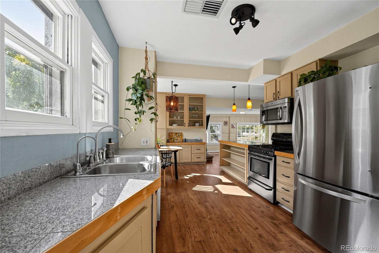 MLS Image #6 for 466  lowell boulevard,denver, Colorado