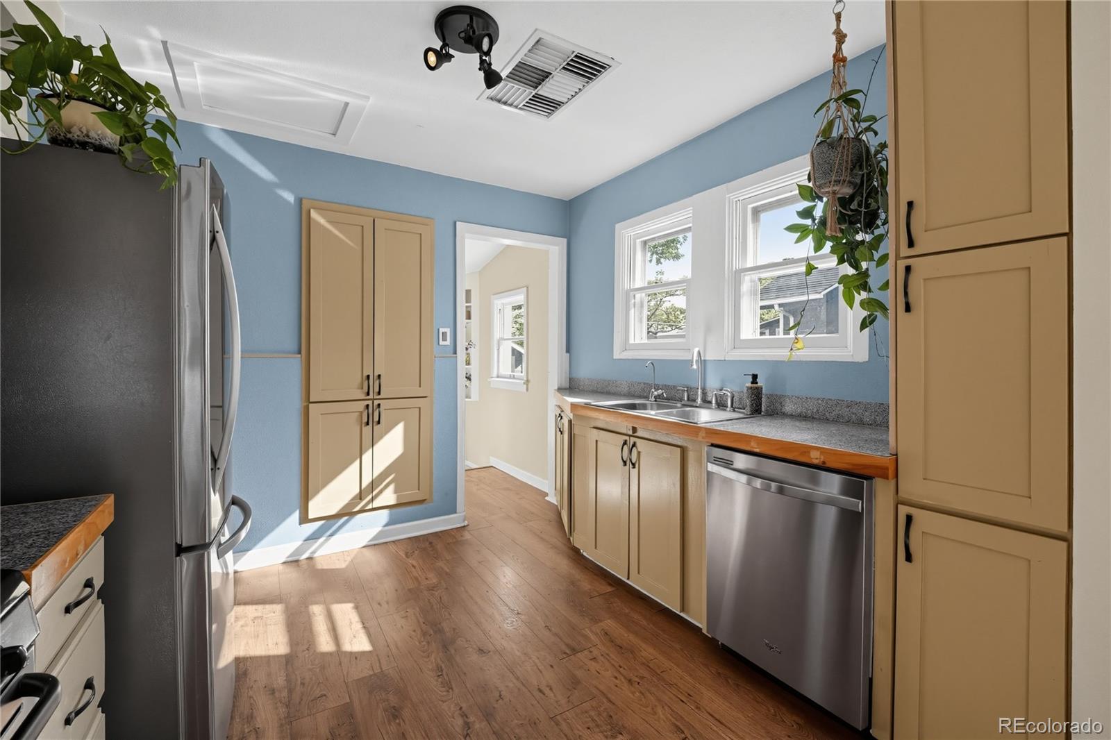 MLS Image #7 for 466  lowell boulevard,denver, Colorado