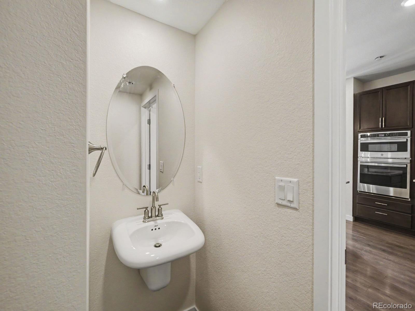 MLS Image #10 for 27662 e 1st avenue,aurora, Colorado