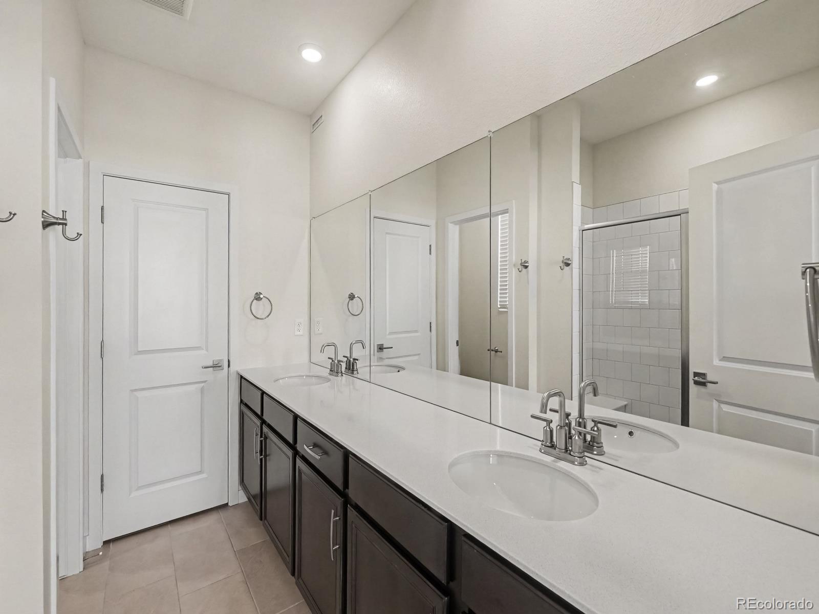 MLS Image #18 for 27662 e 1st avenue,aurora, Colorado