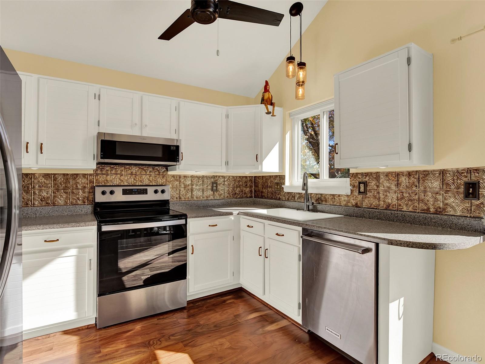 MLS Image #10 for 2699 s deframe circle,lakewood, Colorado