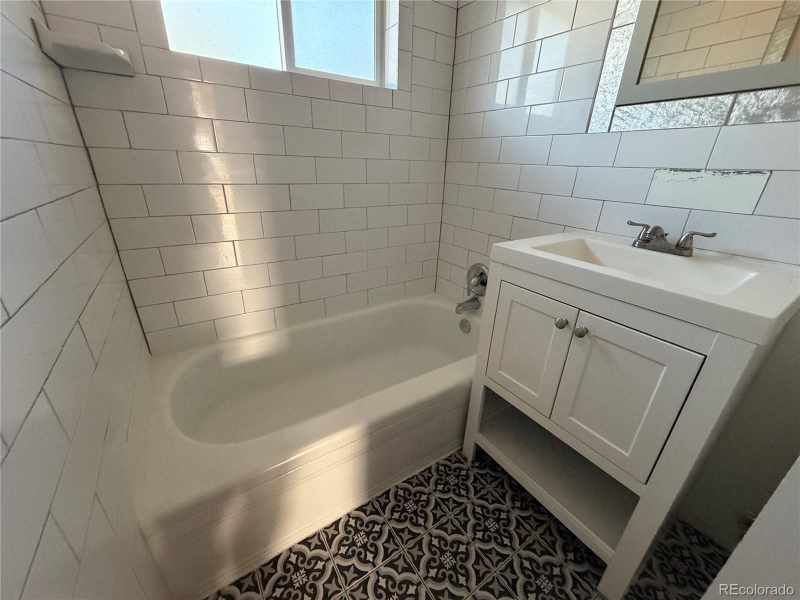 MLS Image #11 for 810 s sheridan boulevard,denver, Colorado