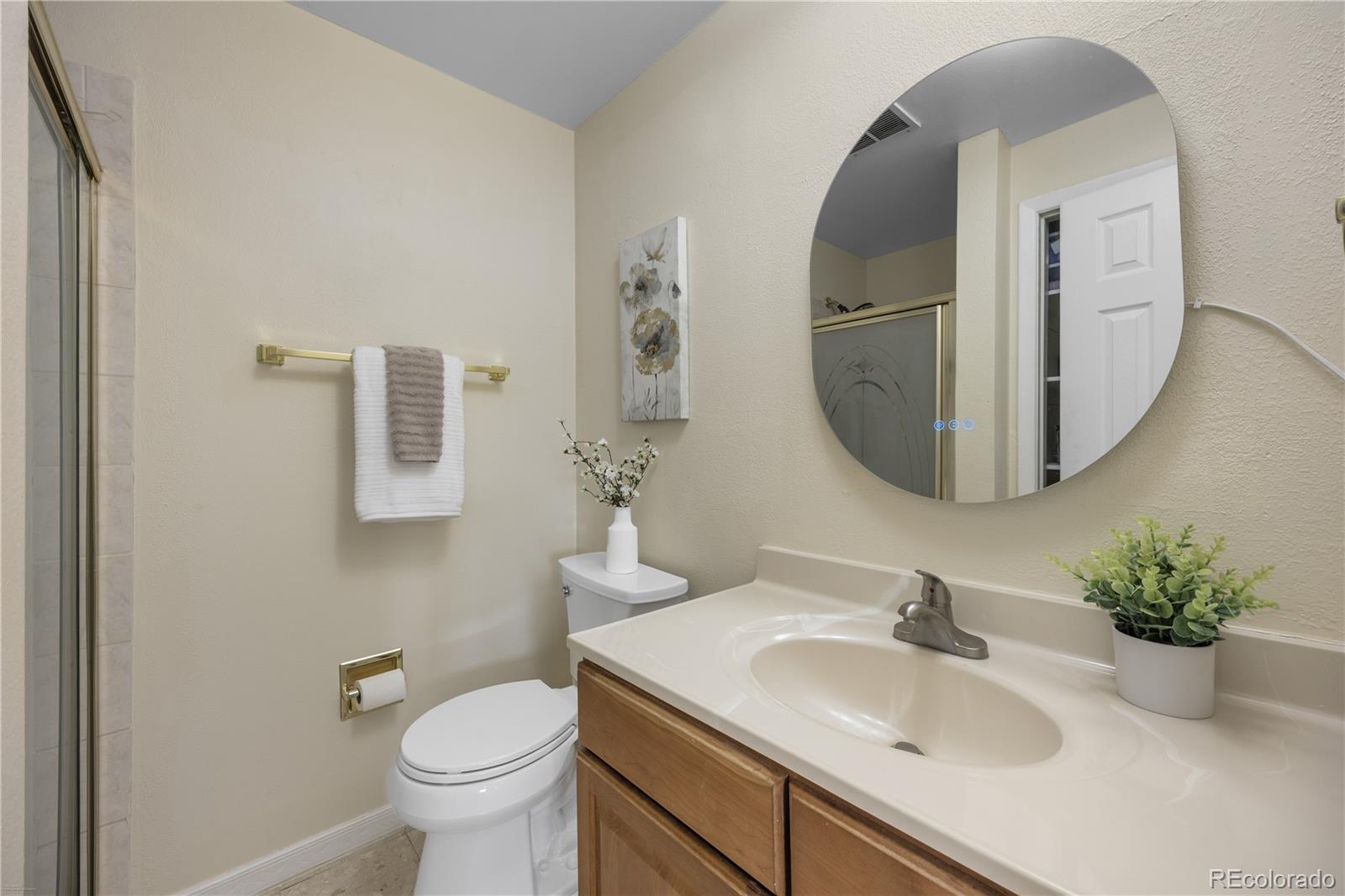 MLS Image #10 for 8722 e layton avenue,denver, Colorado