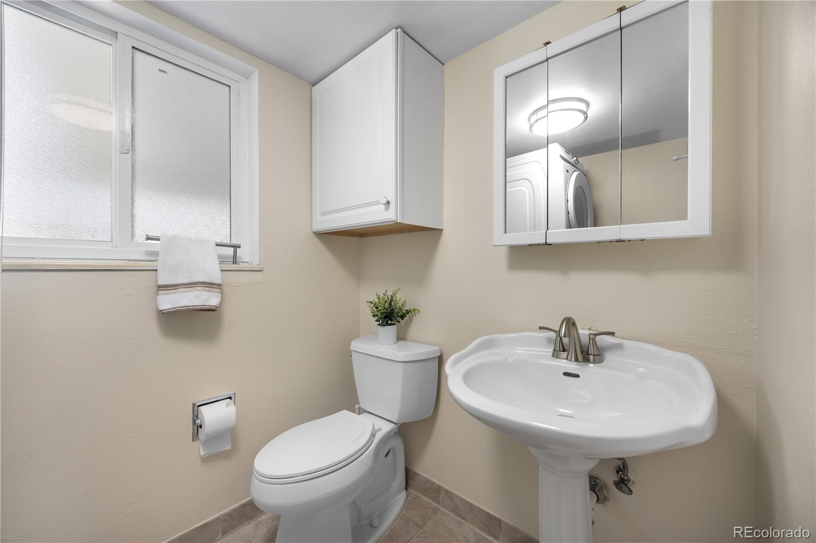 MLS Image #16 for 8722 e layton avenue,denver, Colorado