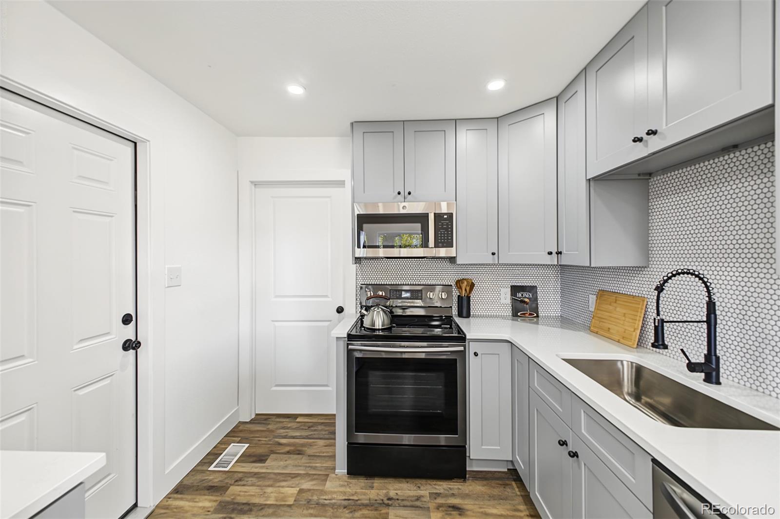 MLS Image #9 for 2401  poze boulevard,thornton, Colorado