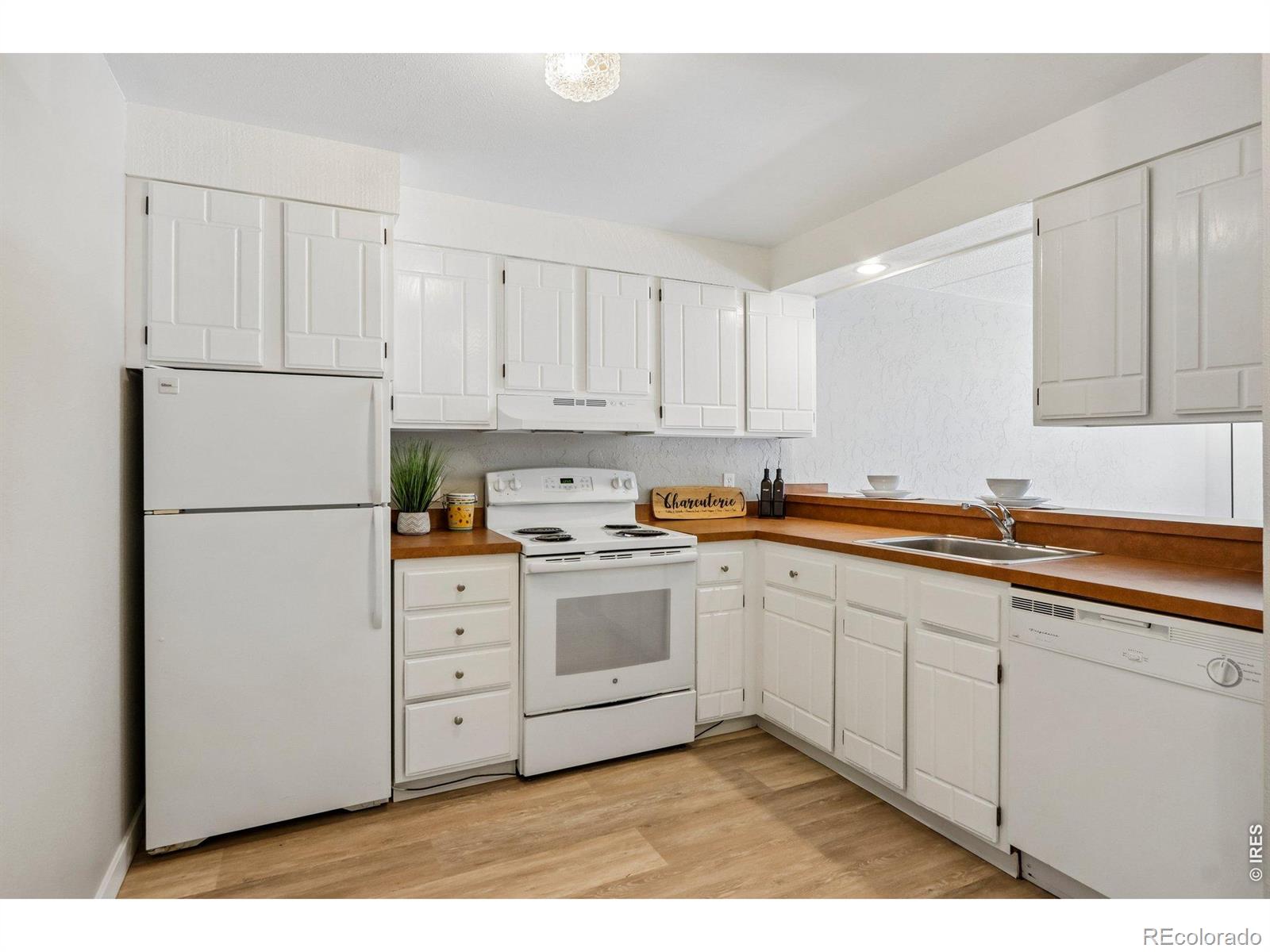 MLS Image #4 for 805  29th street,boulder, Colorado