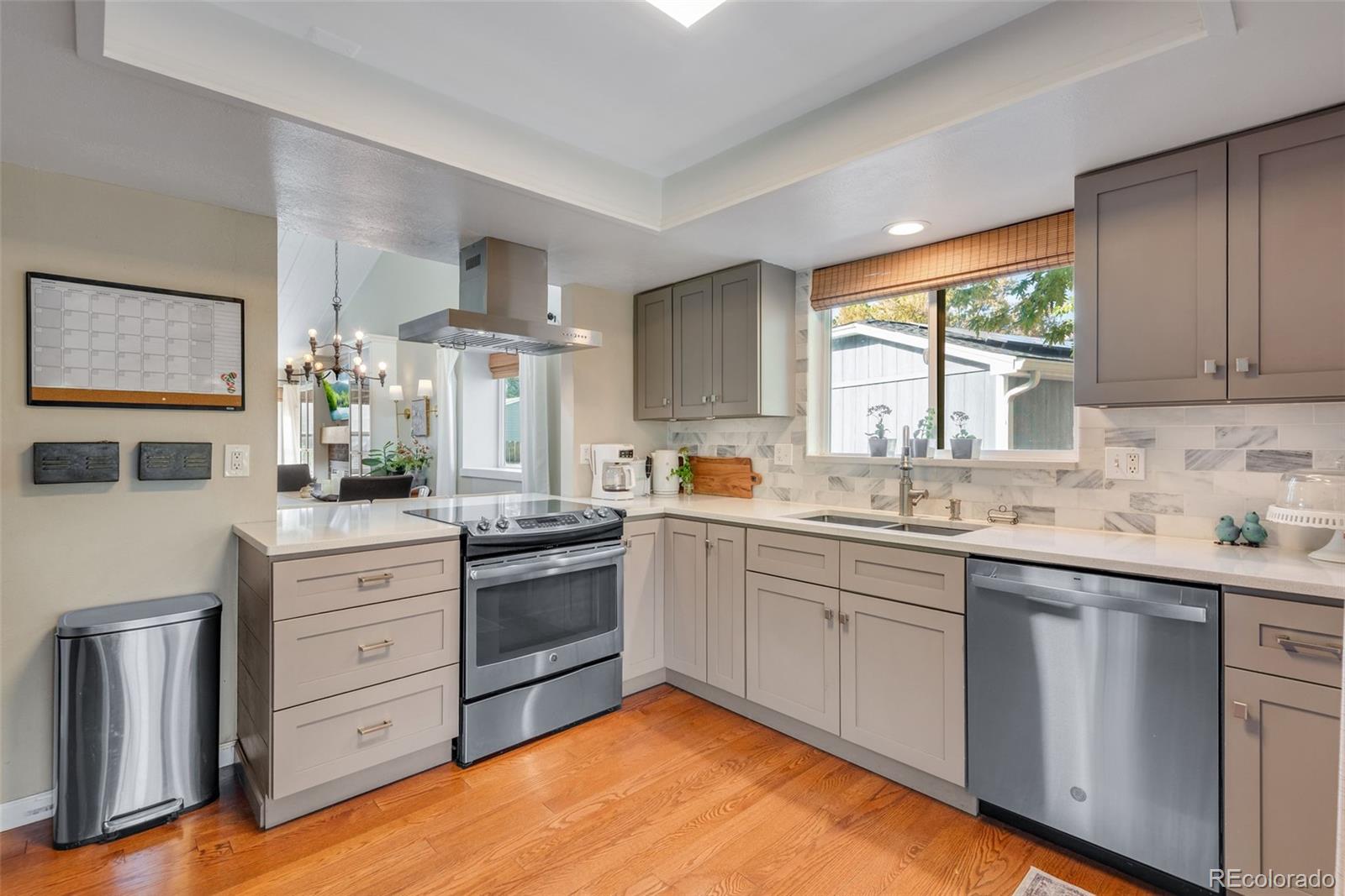 MLS Image #4 for 5856 s nelson street,littleton, Colorado