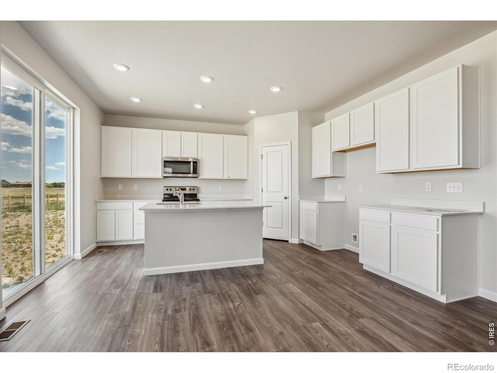MLS Image #13 for 822  kettlepond way,windsor, Colorado