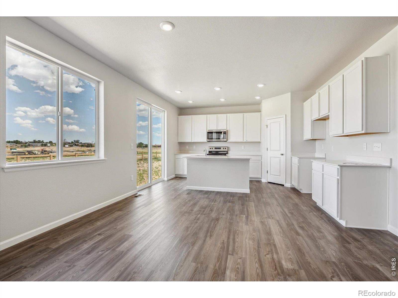 MLS Image #14 for 822  kettlepond way,windsor, Colorado