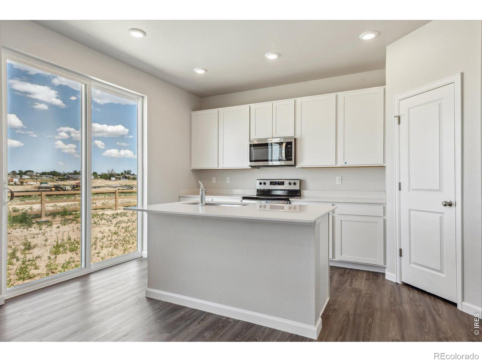 MLS Image #15 for 822  kettlepond way,windsor, Colorado
