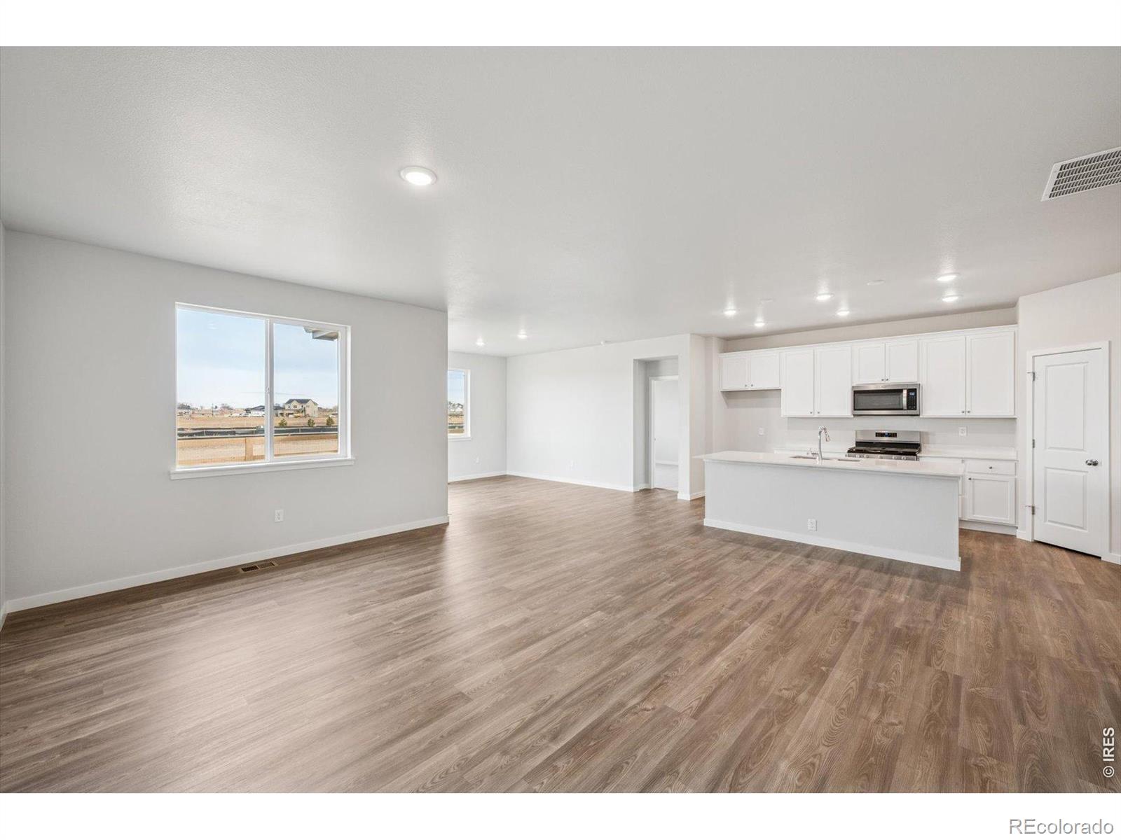 MLS Image #13 for 815  kettlepond way,windsor, Colorado
