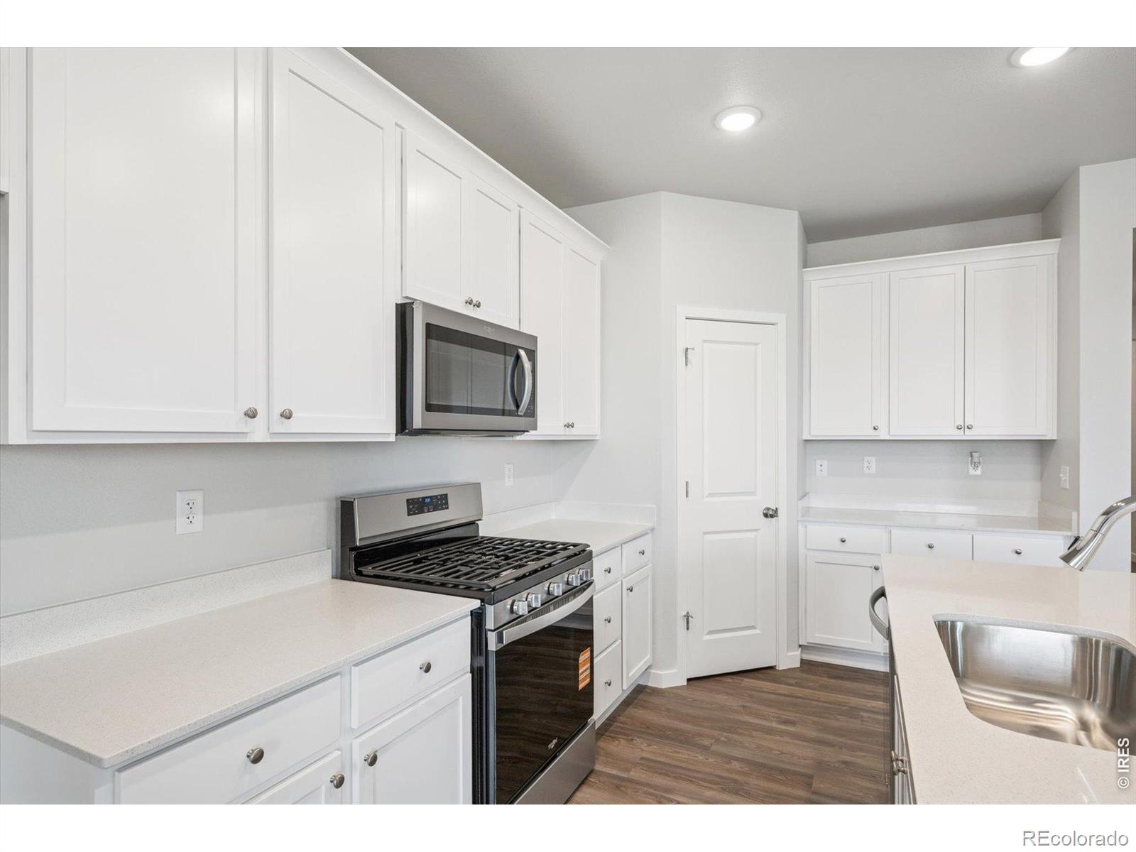 MLS Image #17 for 815  kettlepond way,windsor, Colorado