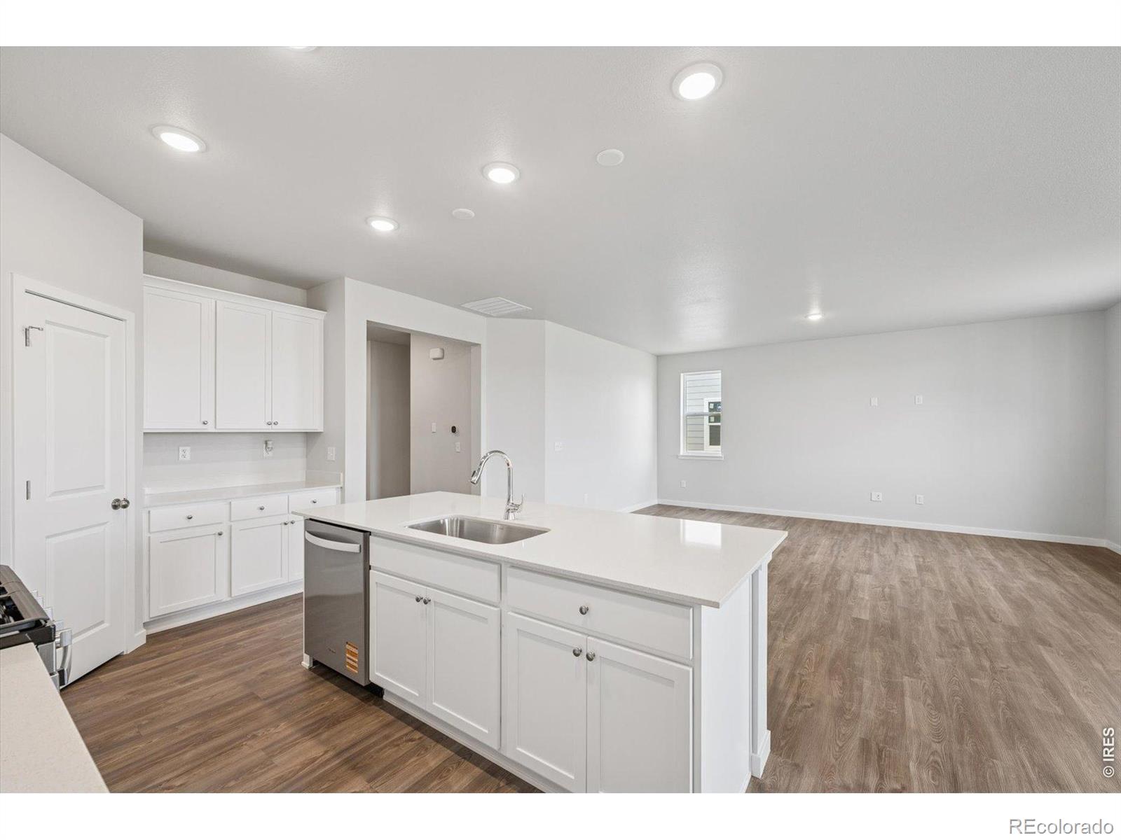 MLS Image #18 for 815  kettlepond way,windsor, Colorado
