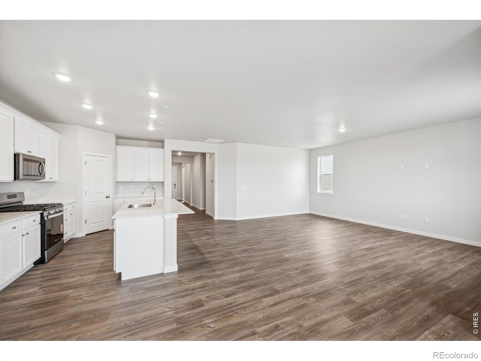 MLS Image #19 for 815  kettlepond way,windsor, Colorado