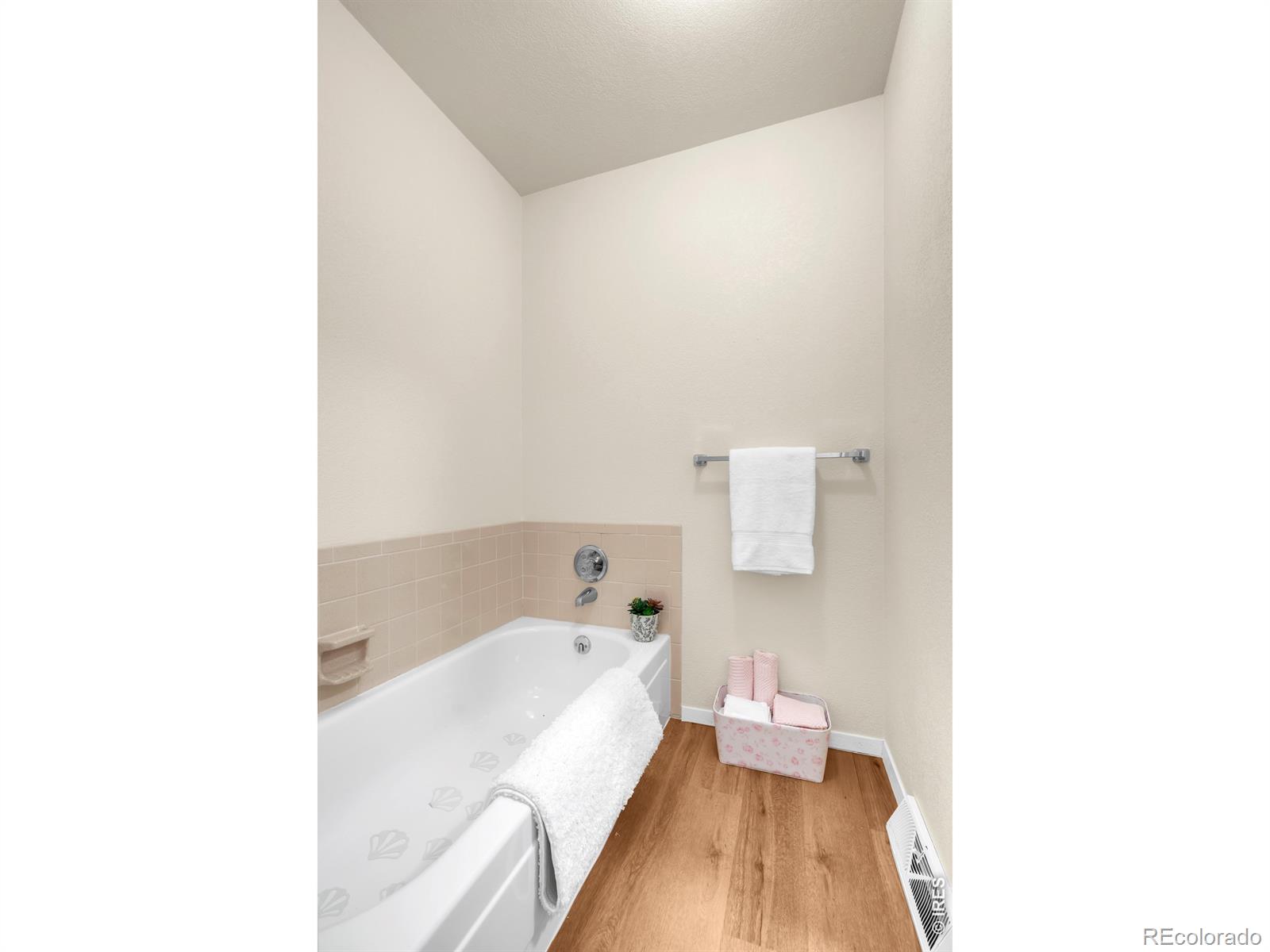 MLS Image #18 for 41  ruth road,broomfield, Colorado