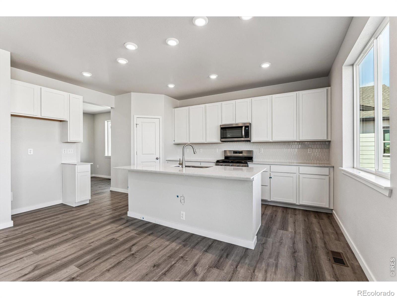MLS Image #14 for 814  kettlepond way,windsor, Colorado