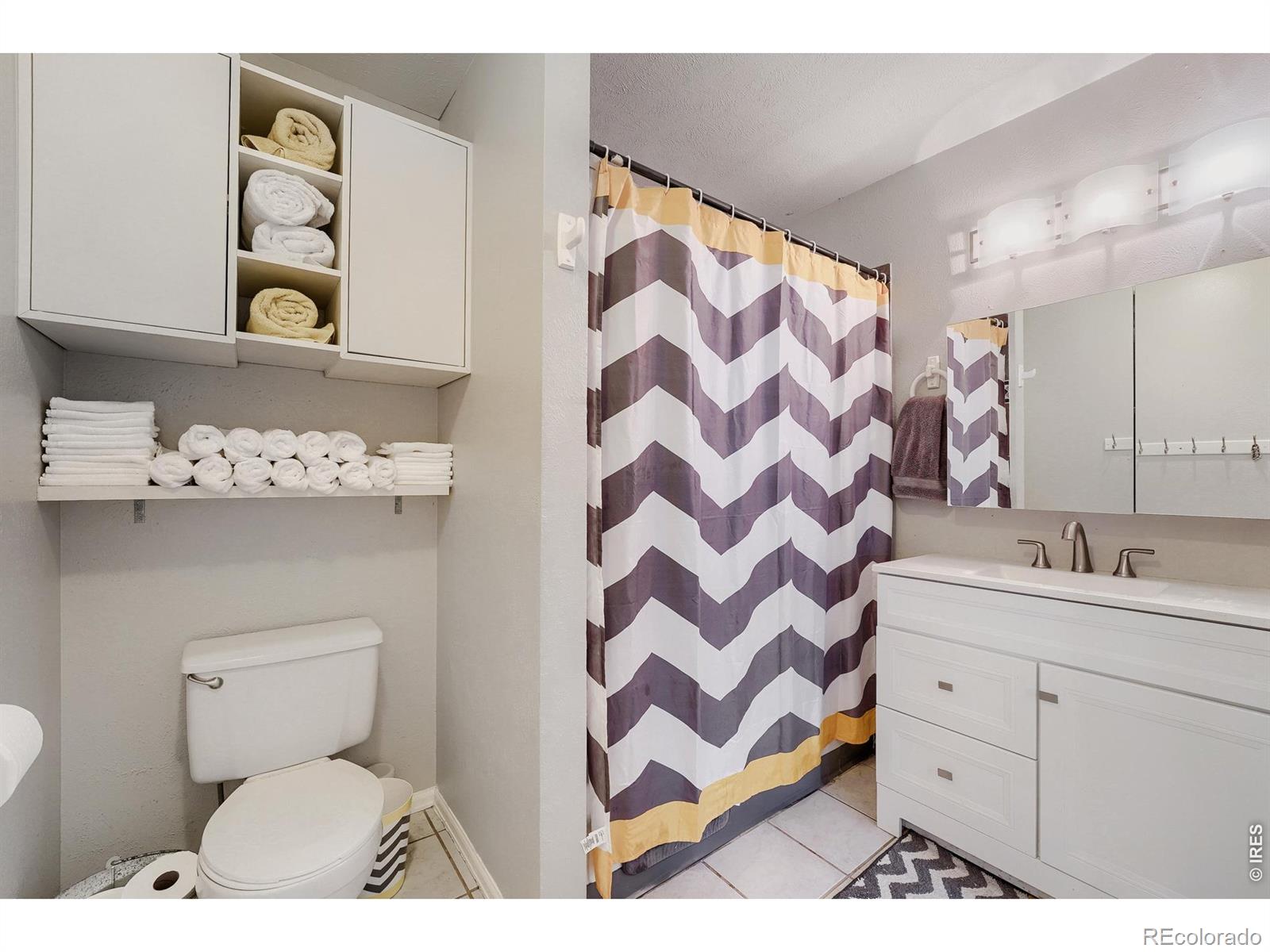 MLS Image #10 for 19073 e 16th avenue,aurora, Colorado