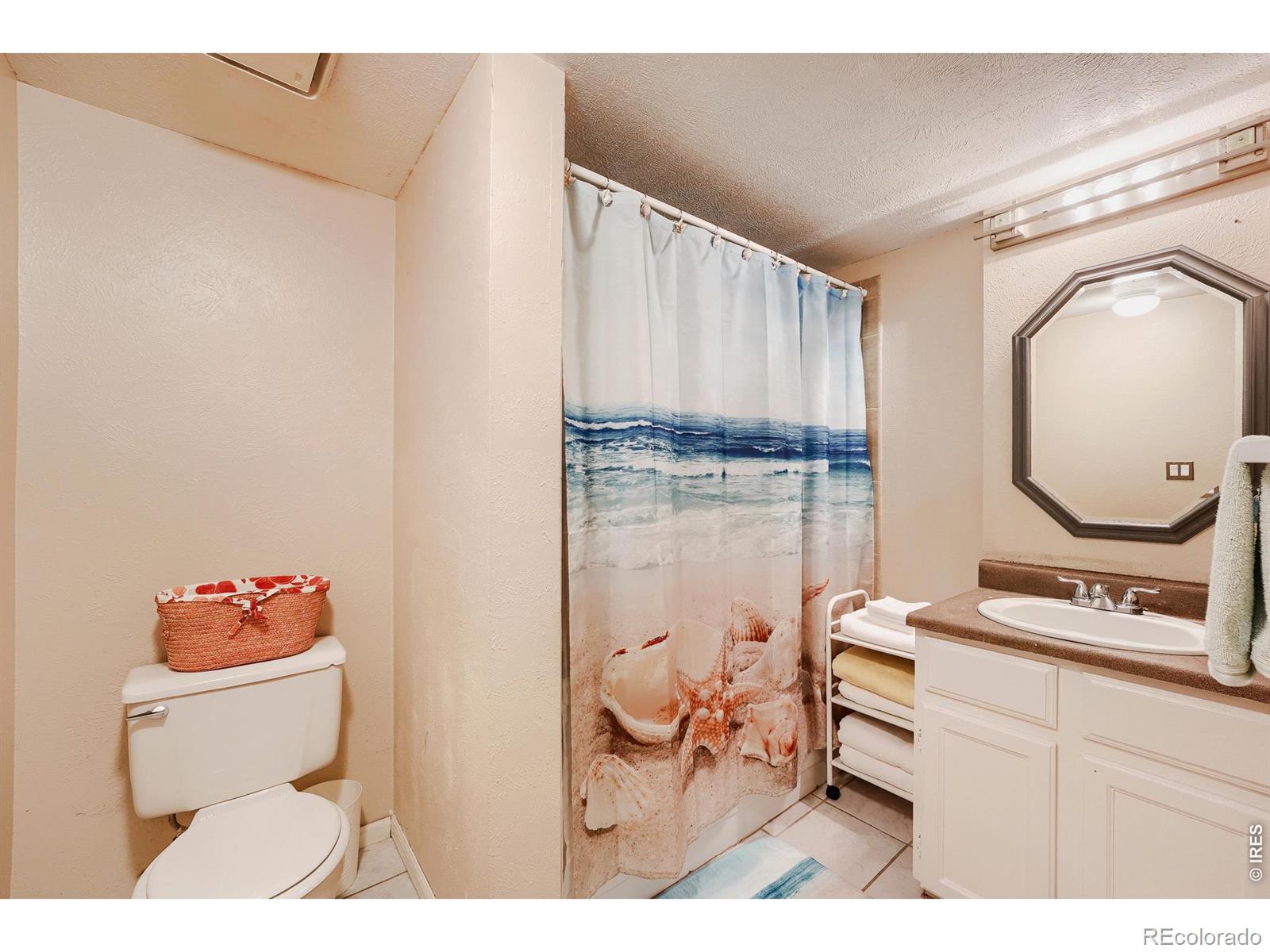 MLS Image #14 for 19073 e 16th avenue,aurora, Colorado