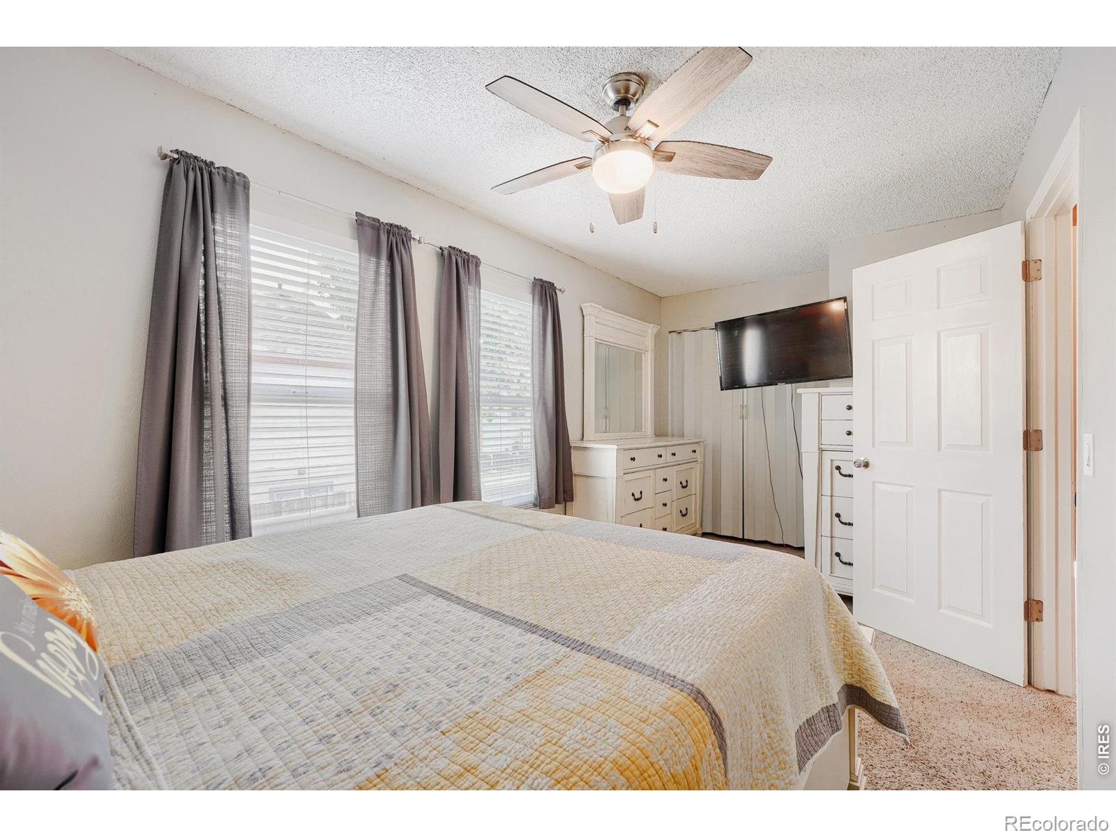 MLS Image #9 for 19073 e 16th avenue,aurora, Colorado