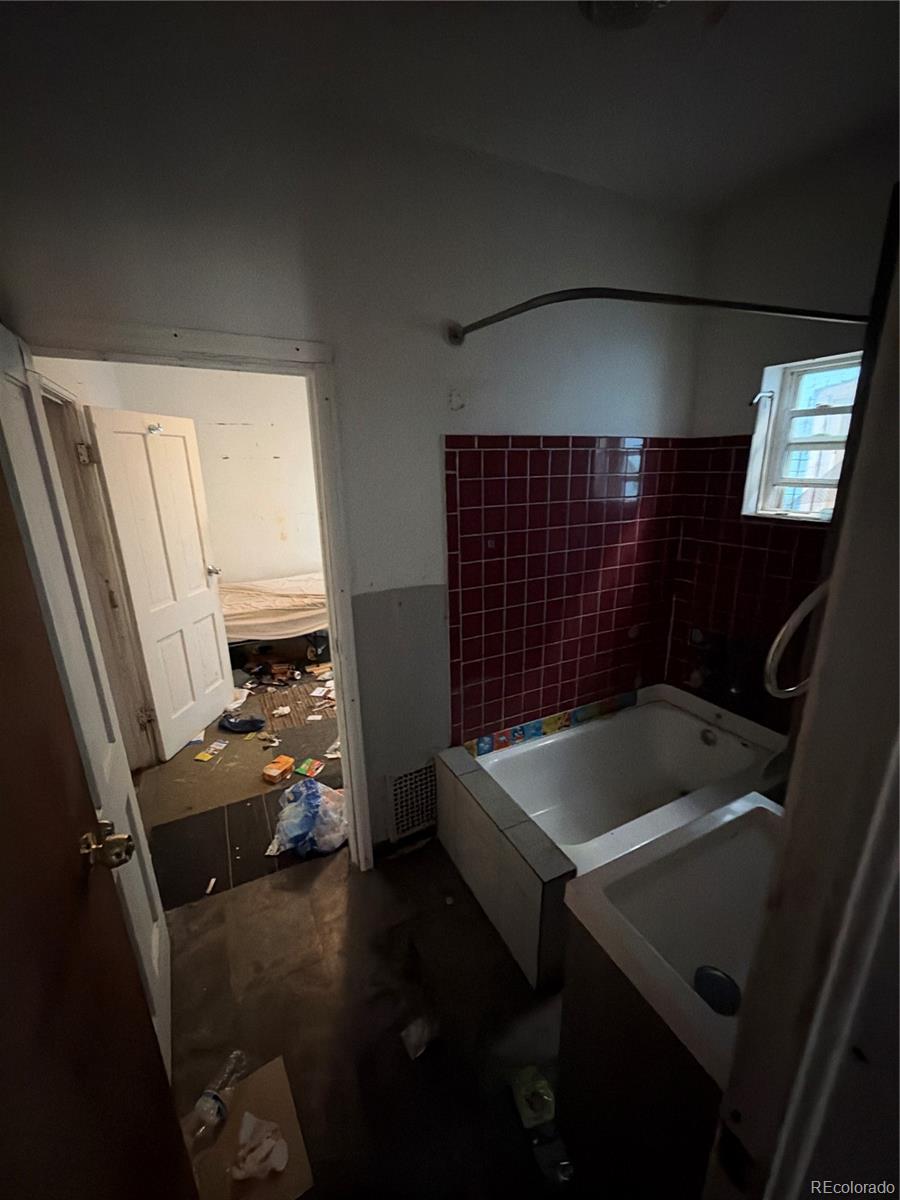 MLS Image #4 for 3605 n high street,denver, Colorado