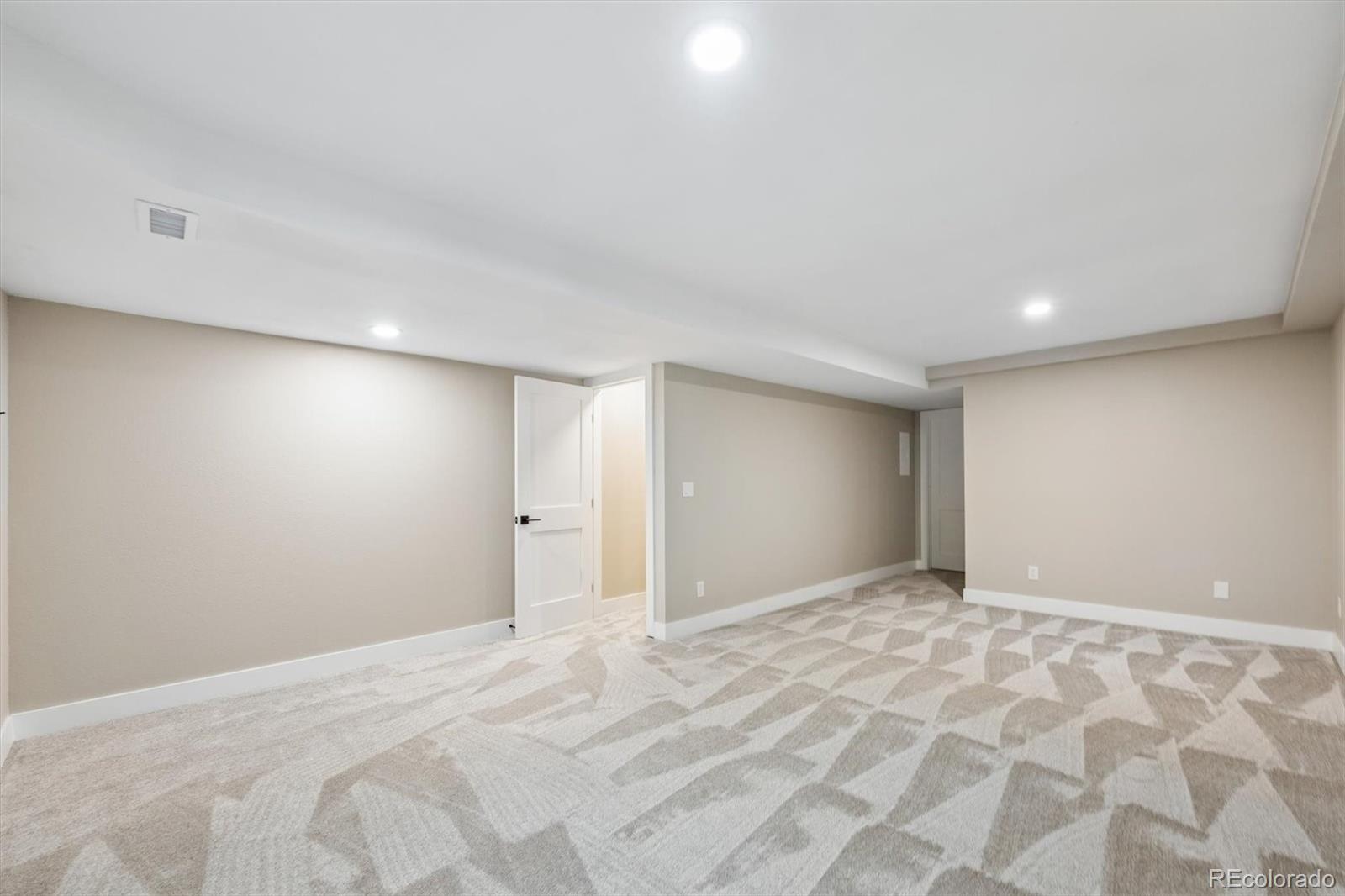 MLS Image #18 for 7476 e arkansas avenue,denver, Colorado