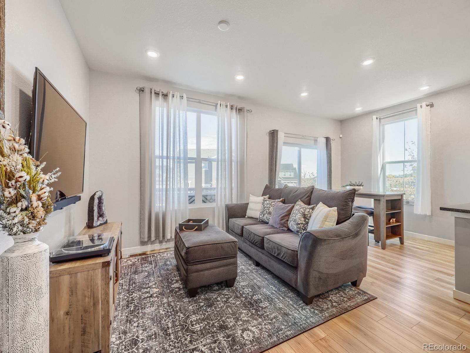 MLS Image #12 for 863  high point trail,elizabeth, Colorado