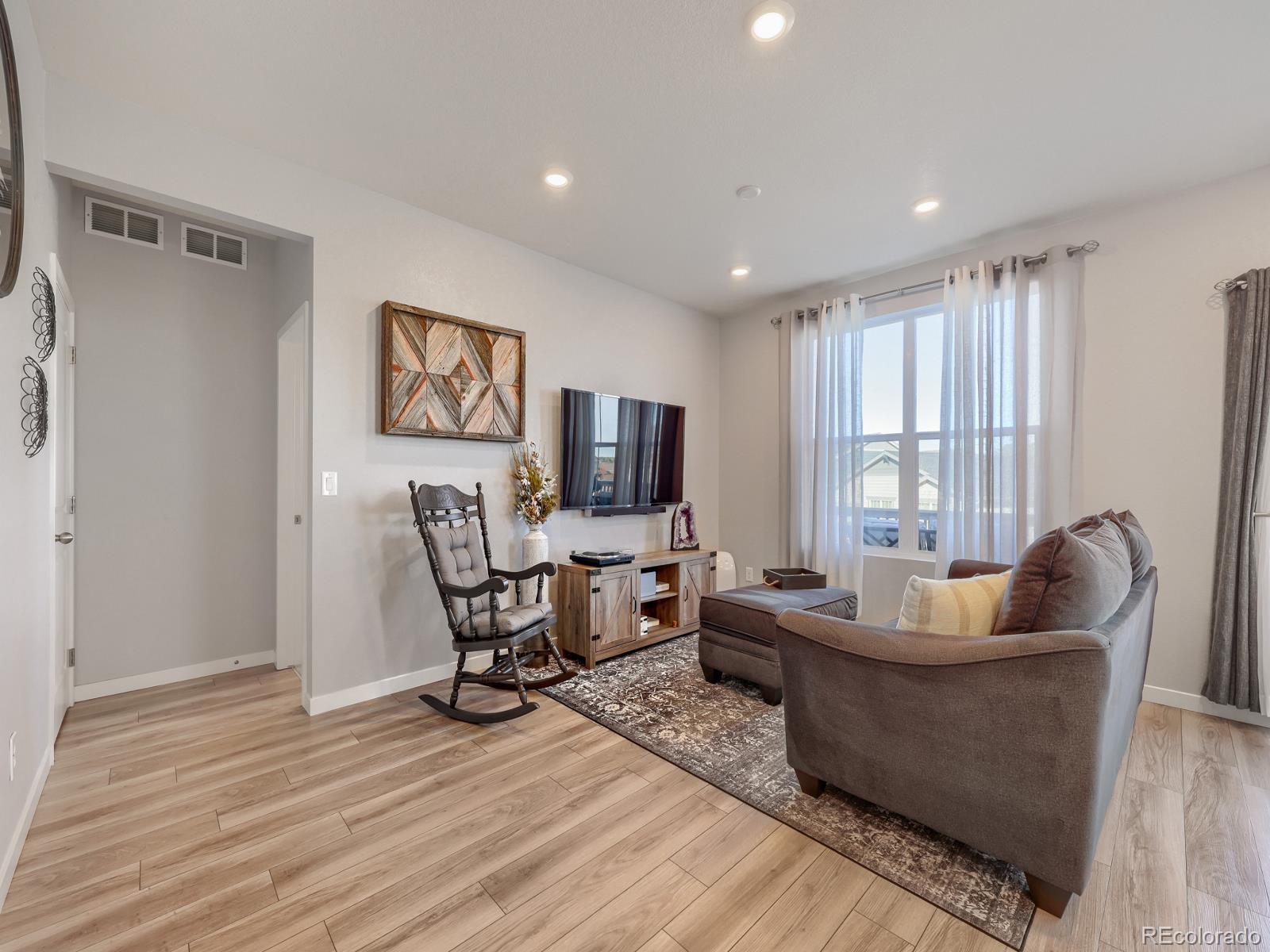MLS Image #14 for 863  high point trail,elizabeth, Colorado