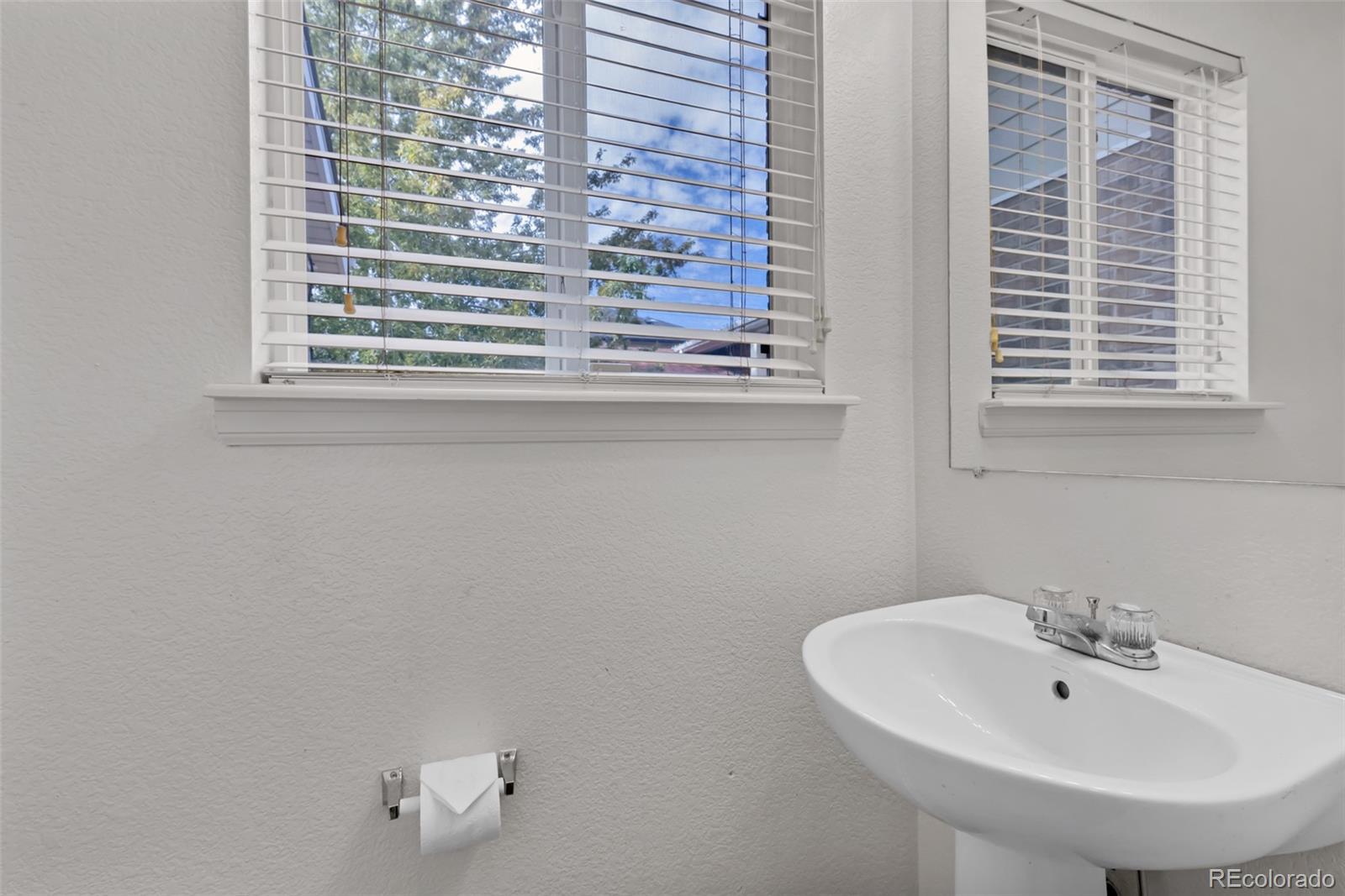 MLS Image #18 for 14543 e 26th place,aurora, Colorado