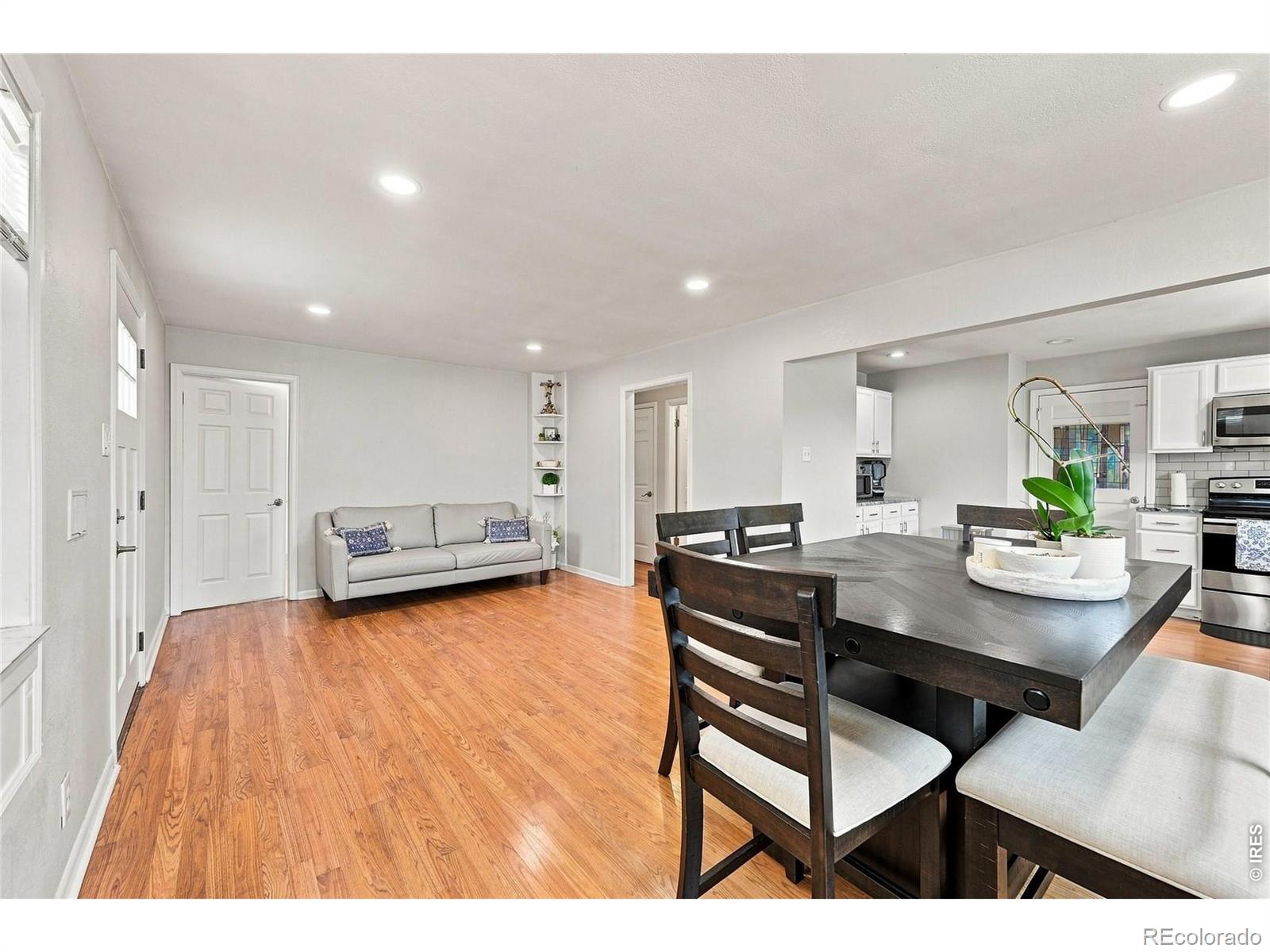 MLS Image #6 for 118 s yates way,denver, Colorado