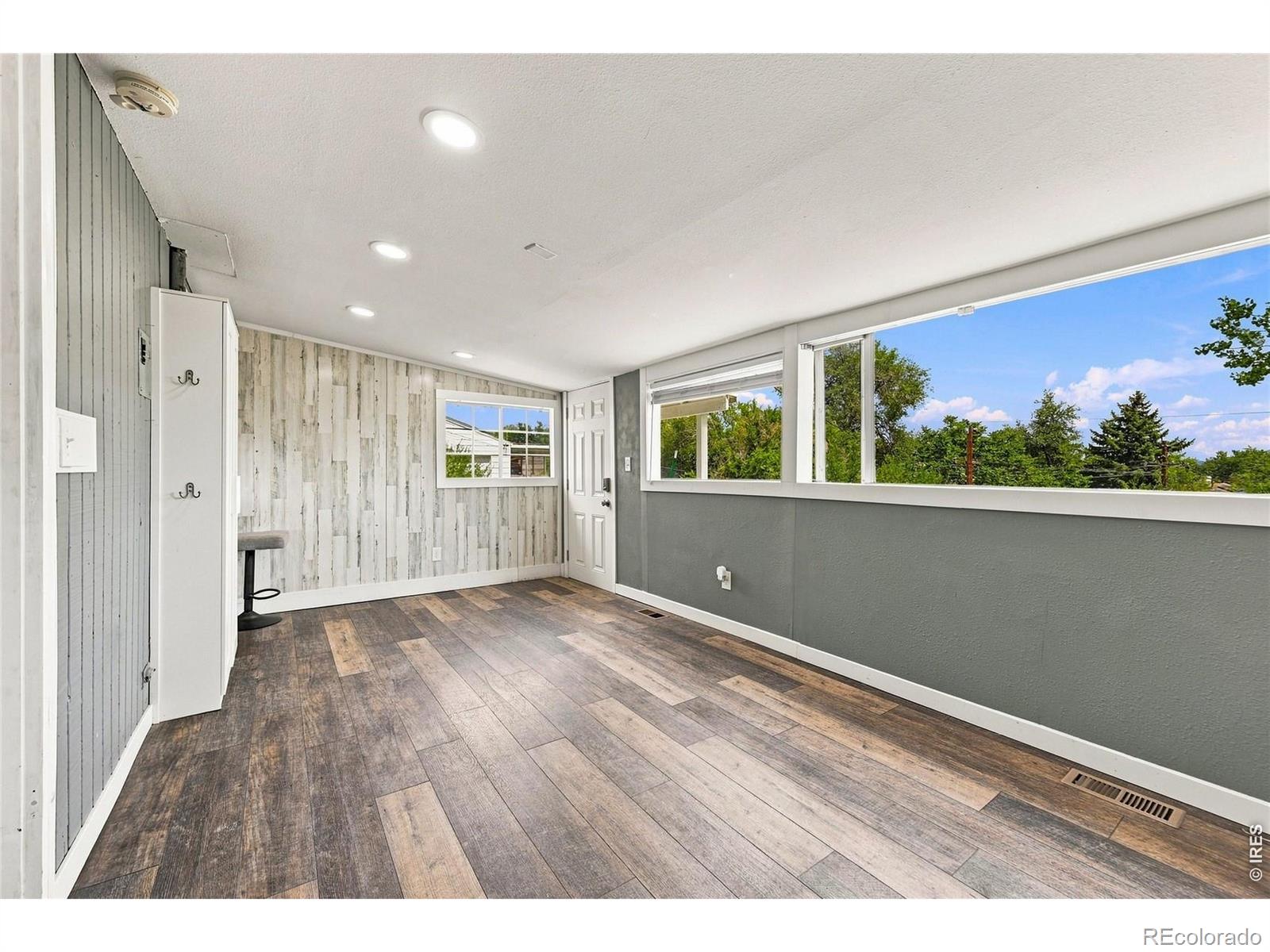MLS Image #9 for 118 s yates way,denver, Colorado