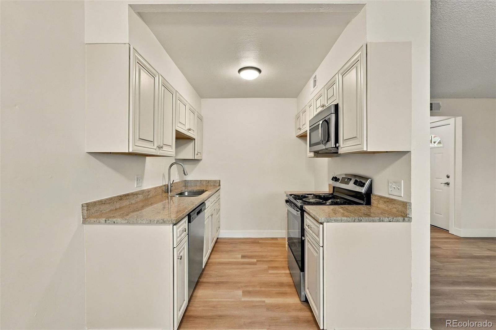 MLS Image #8 for 12165 e ford avenue,aurora, Colorado