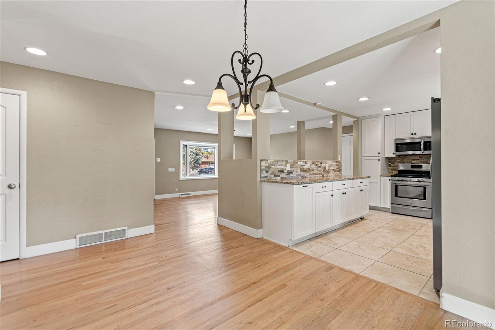 MLS Image #14 for 598 w valleyview avenue,littleton, Colorado