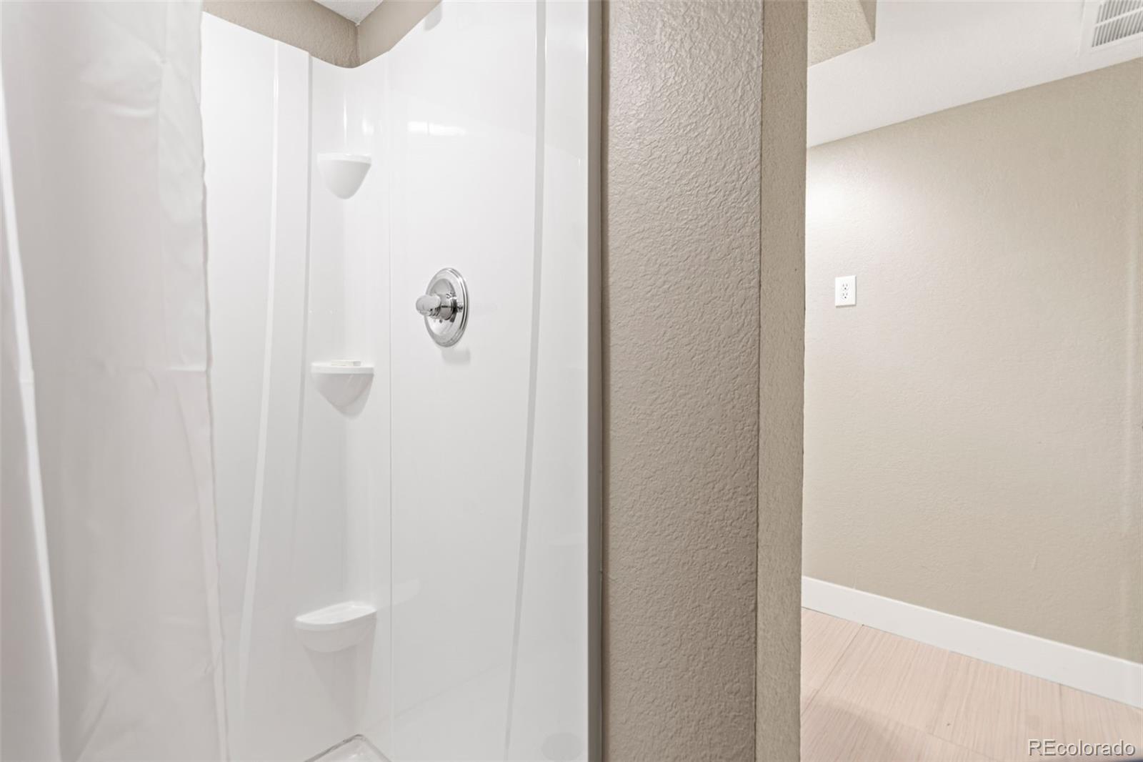 MLS Image #29 for 598 w valleyview avenue,littleton, Colorado