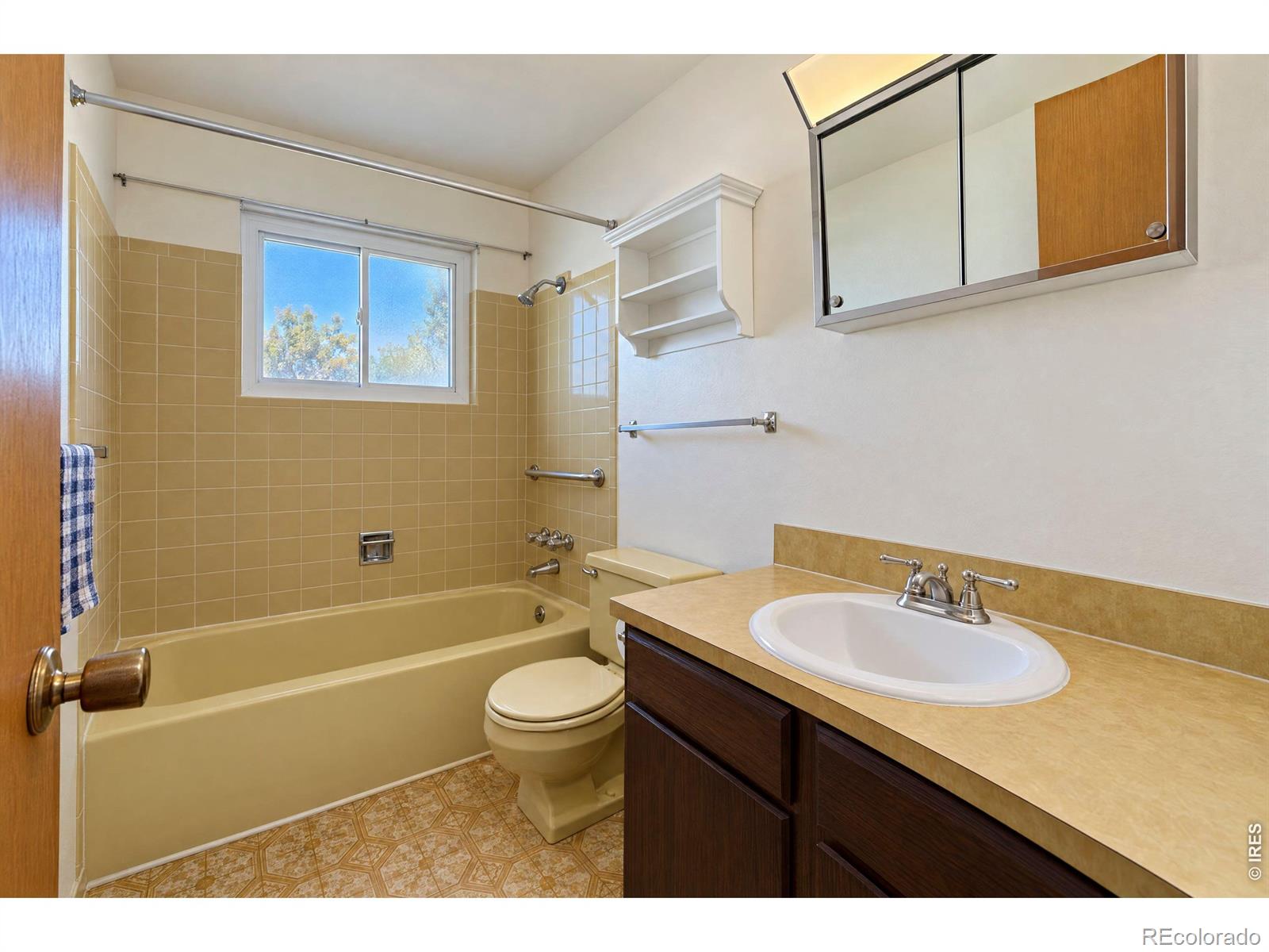 MLS Image #15 for 1318 s grant street,longmont, Colorado
