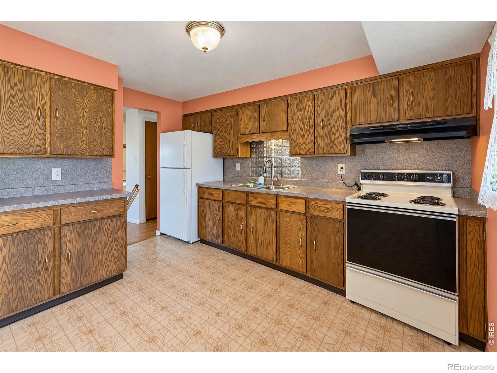 MLS Image #17 for 1318 s grant street,longmont, Colorado