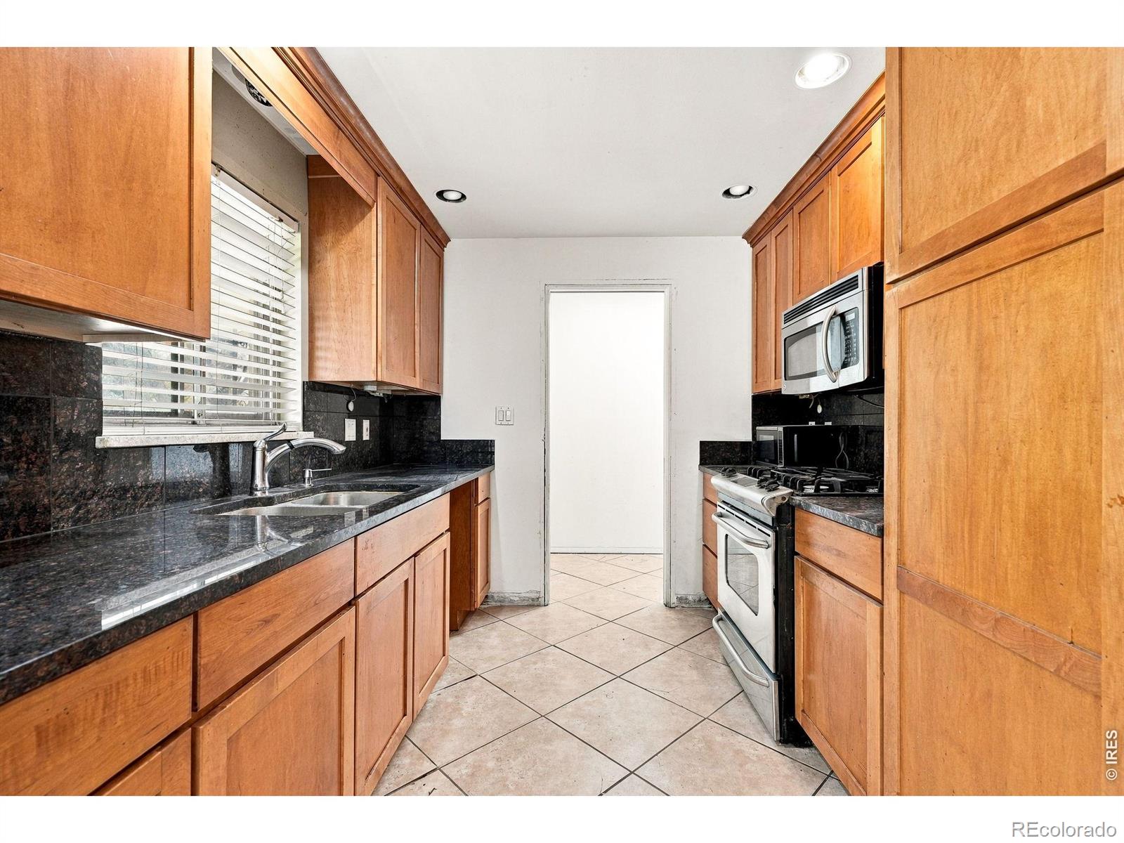 MLS Image #10 for 6974 s lakeview street,littleton, Colorado