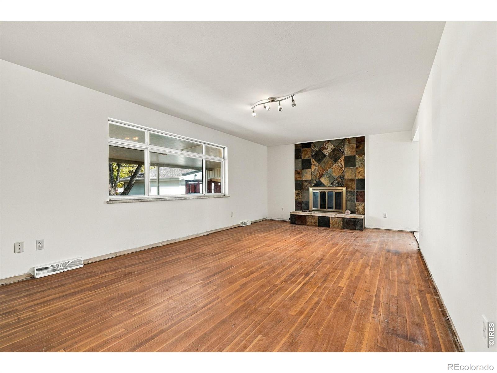 MLS Image #3 for 6974 s lakeview street,littleton, Colorado