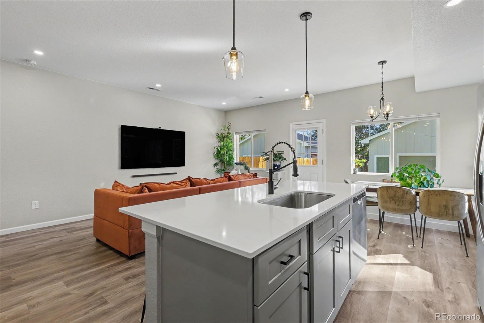 MLS Image #7 for 524 s osceola street,denver, Colorado