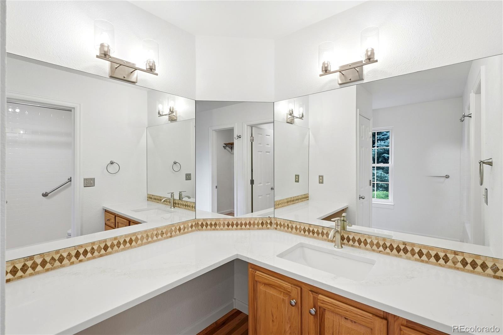MLS Image #13 for 9293 e arbor circle,englewood, Colorado