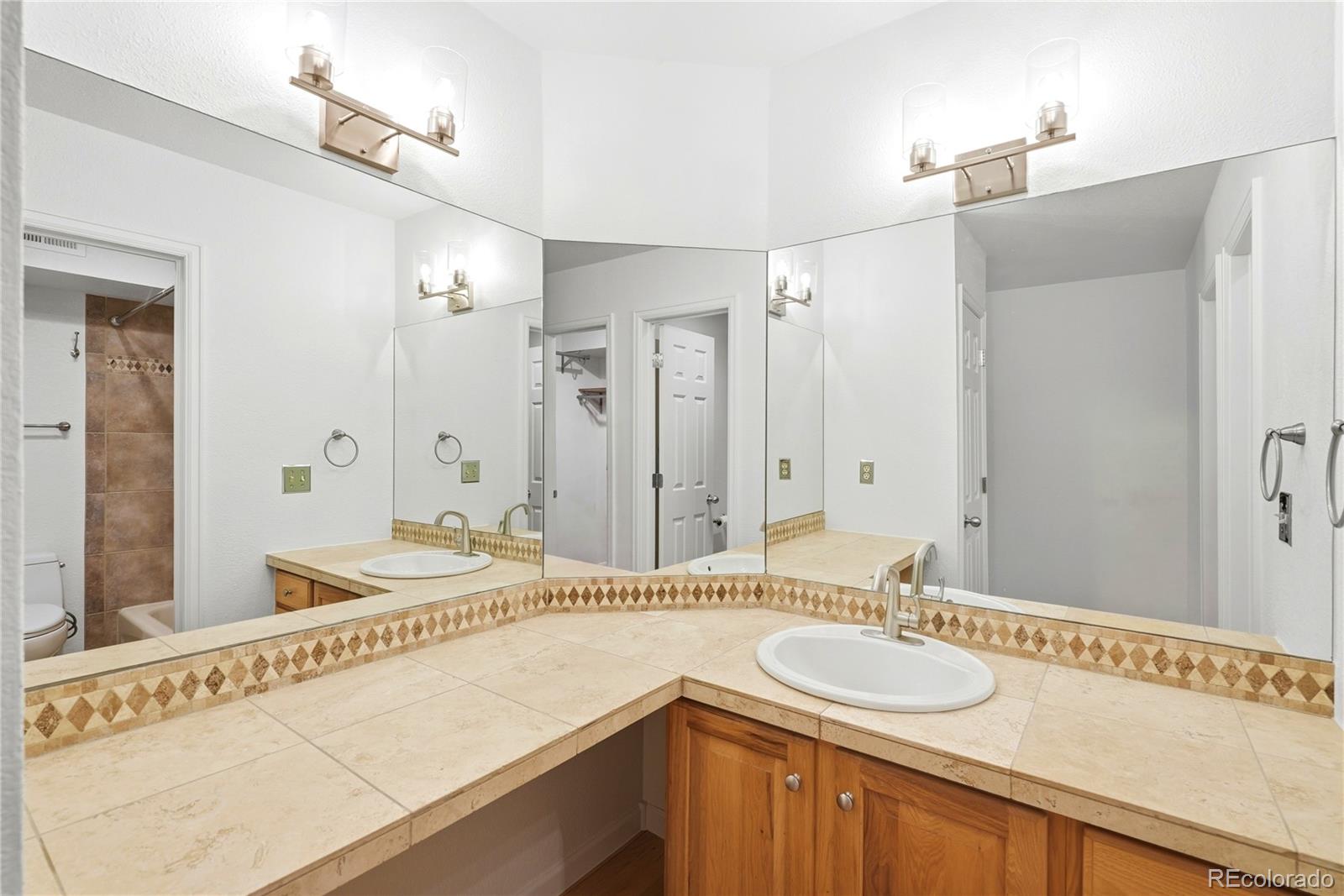 MLS Image #22 for 9293 e arbor circle,englewood, Colorado