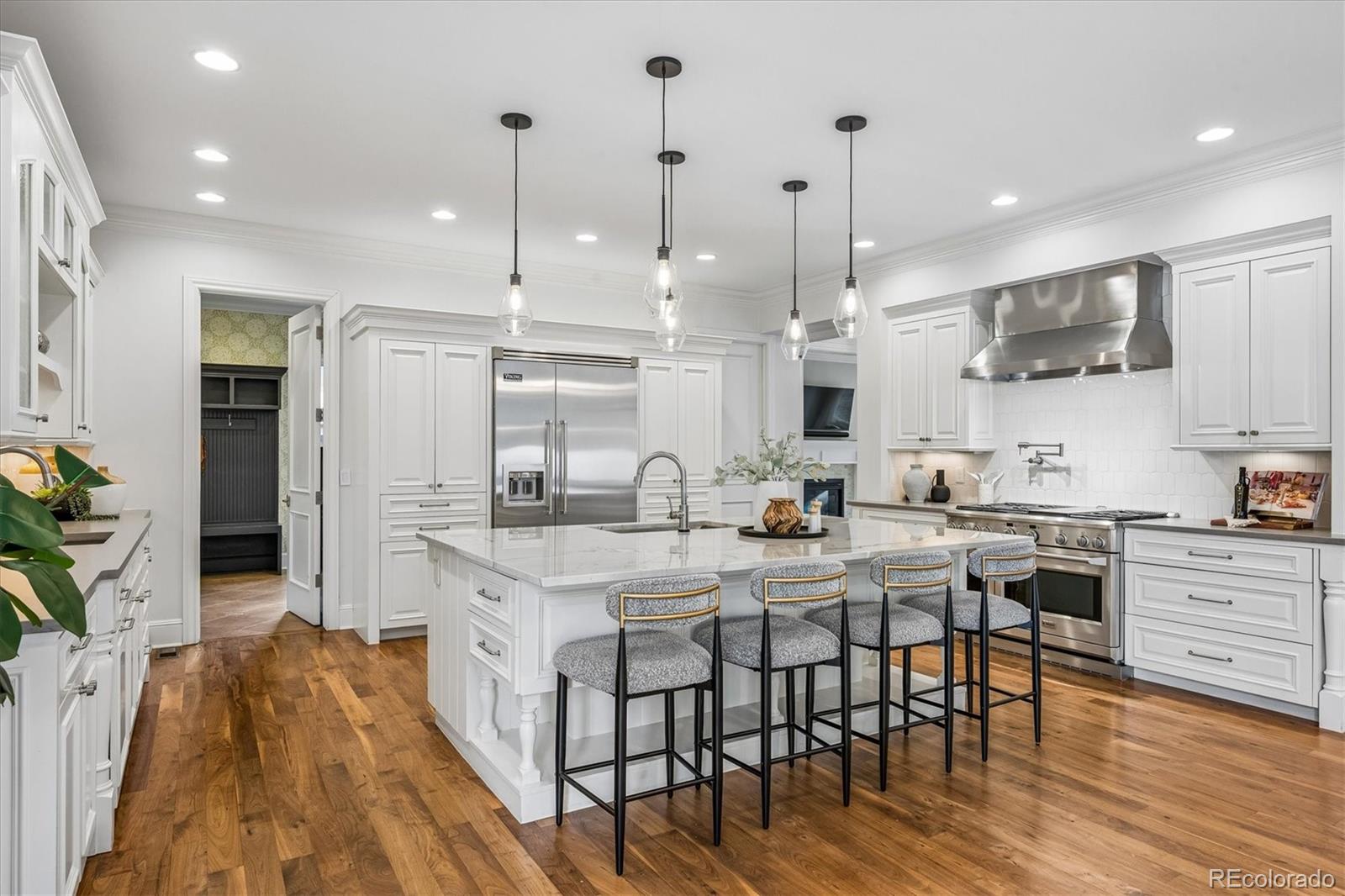 MLS Image #3 for 211 s cherry street,denver, Colorado