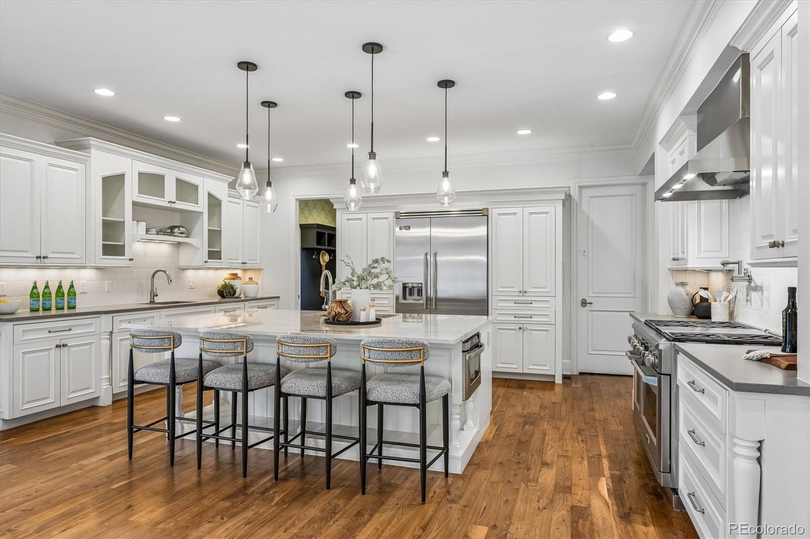 MLS Image #4 for 211 s cherry street,denver, Colorado