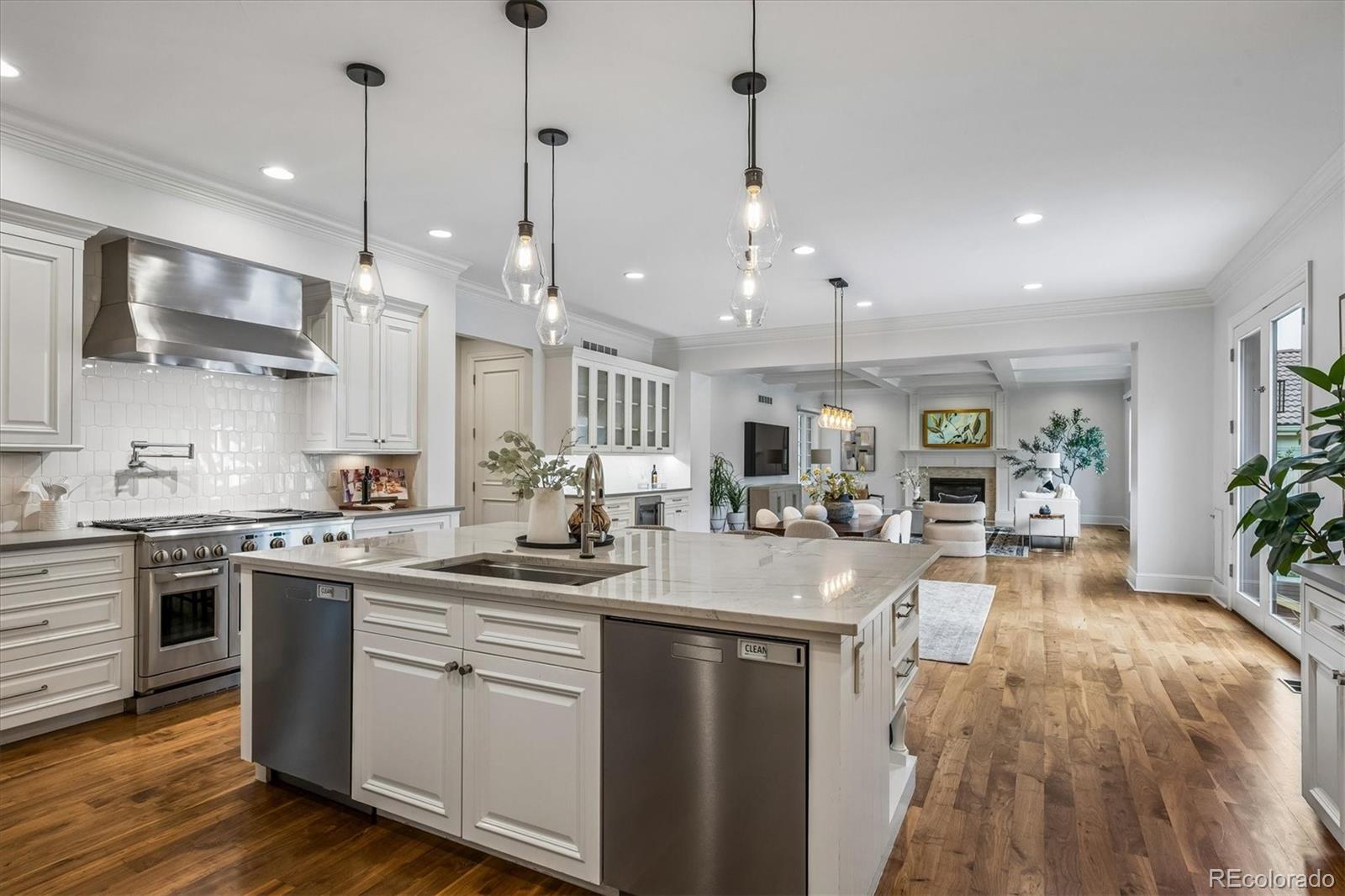 MLS Image #7 for 211 s cherry street,denver, Colorado