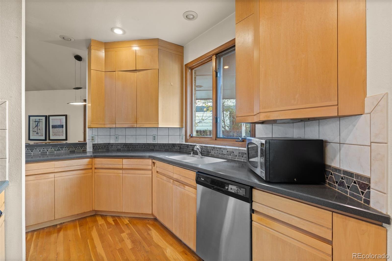 MLS Image #17 for 1369 s vine street,denver, Colorado