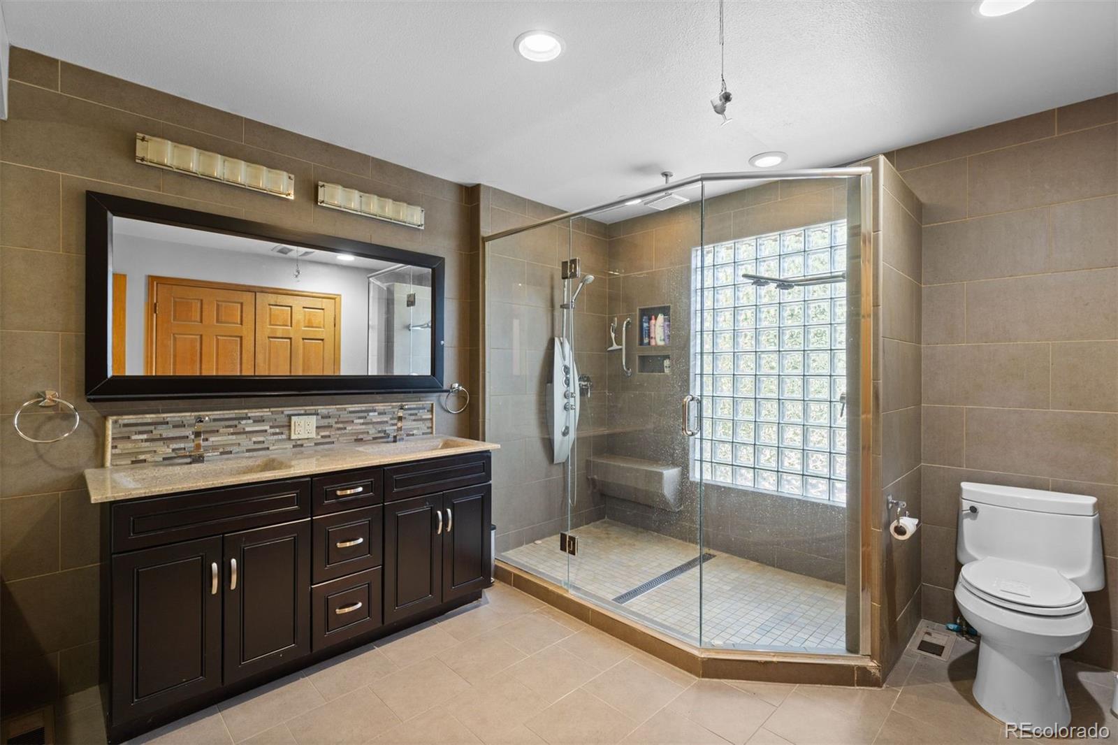 MLS Image #24 for 1369 s vine street,denver, Colorado