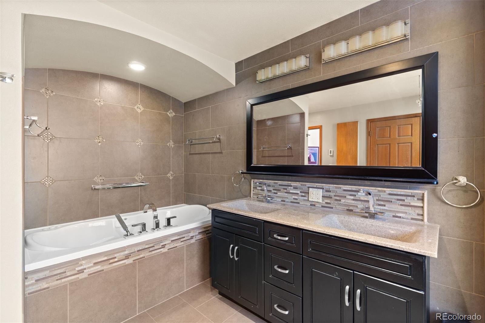 MLS Image #25 for 1369 s vine street,denver, Colorado
