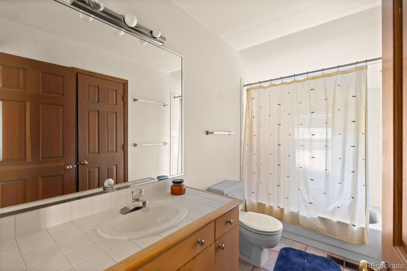 MLS Image #29 for 1369 s vine street,denver, Colorado