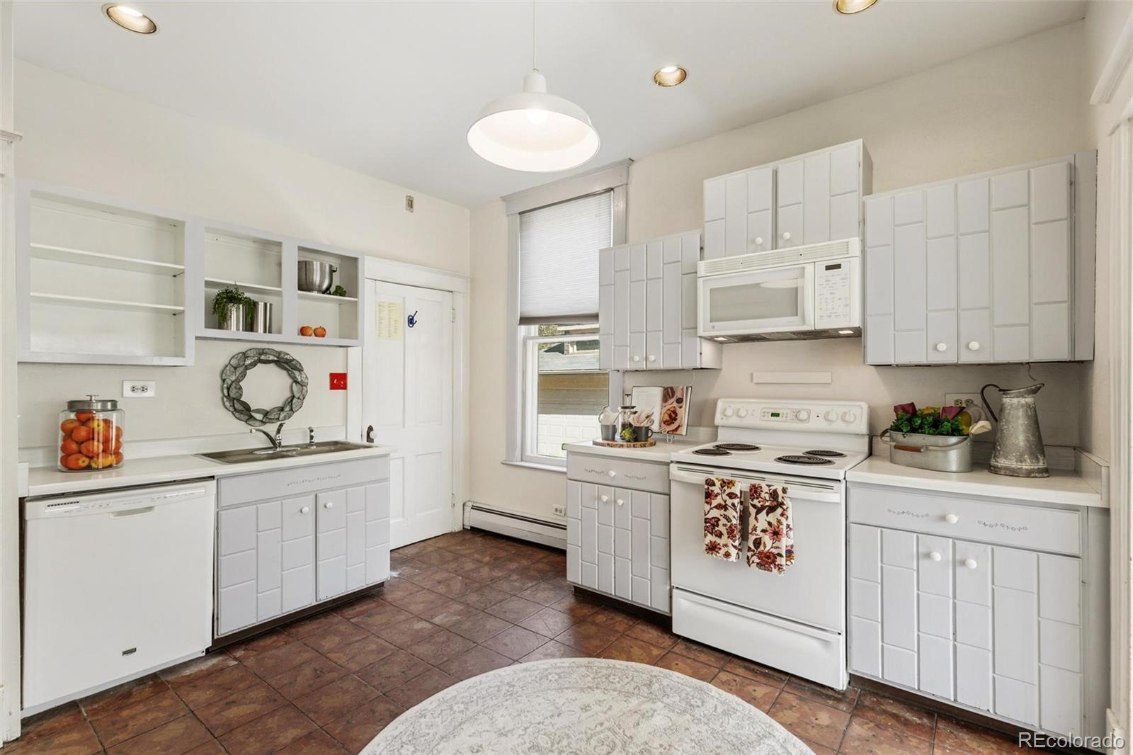 MLS Image #14 for 736  elm street,denver, Colorado