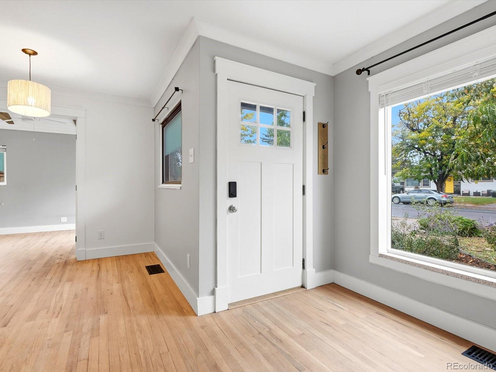 MLS Image #4 for 2048  iola street,aurora, Colorado