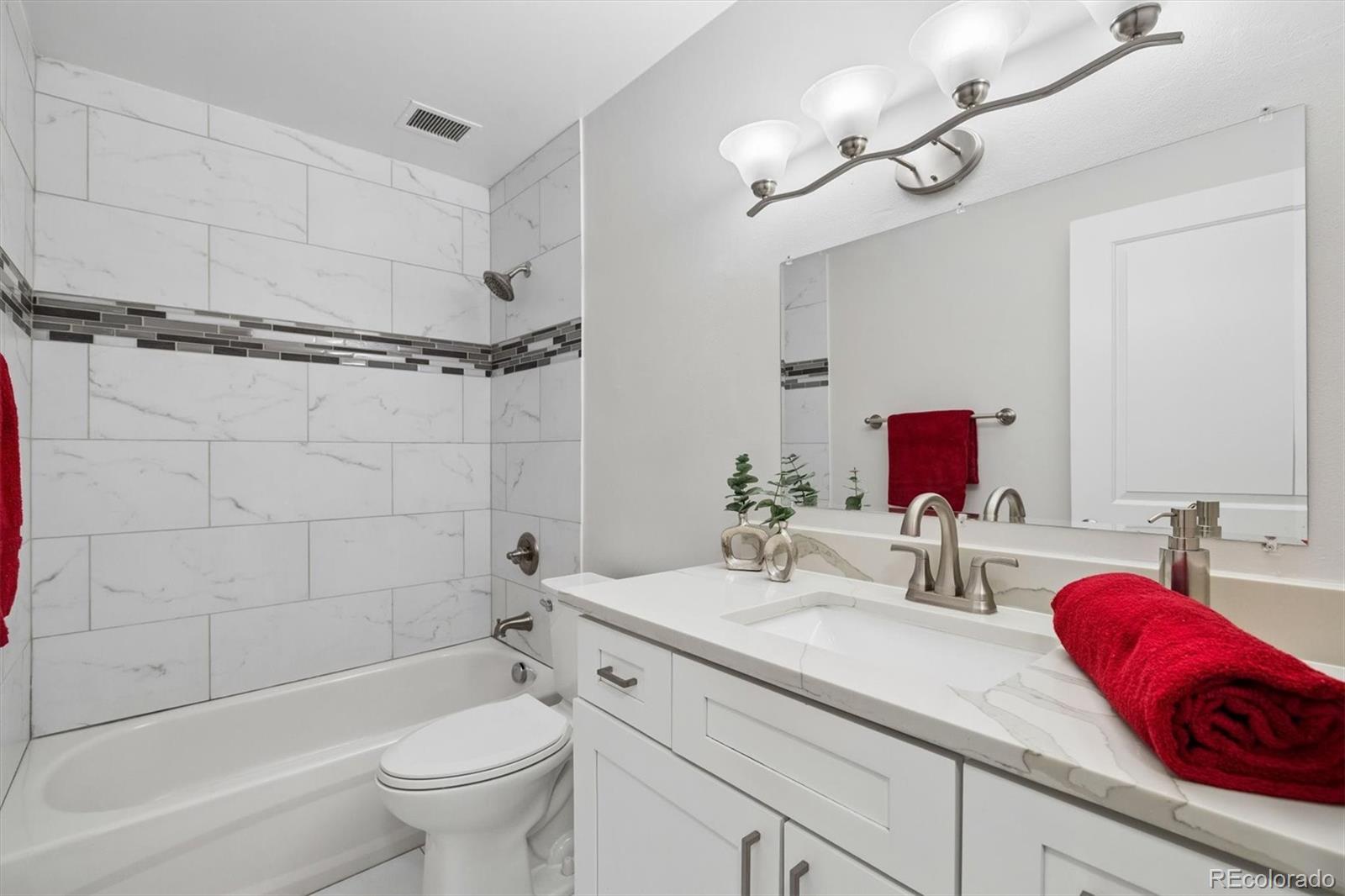 MLS Image #20 for 635 s alton way,denver, Colorado